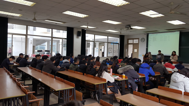 2018-2-26-新学期课堂一派生机盎然-蜜桃视频
开学查课纪实_副本.jpg