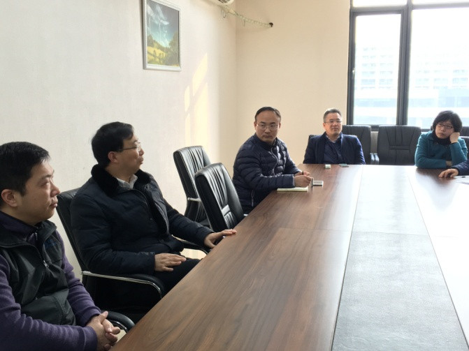 图3蜜桃视频
姜斌院长和电气工程党支部党员们进行讨论和交流_副本.jpg